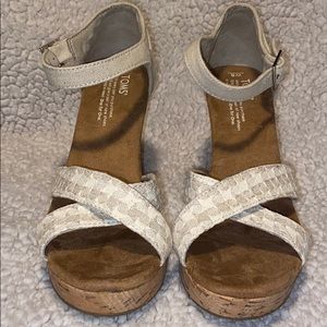 Tom’s Wedge Sandals Womens Beige sz 8W